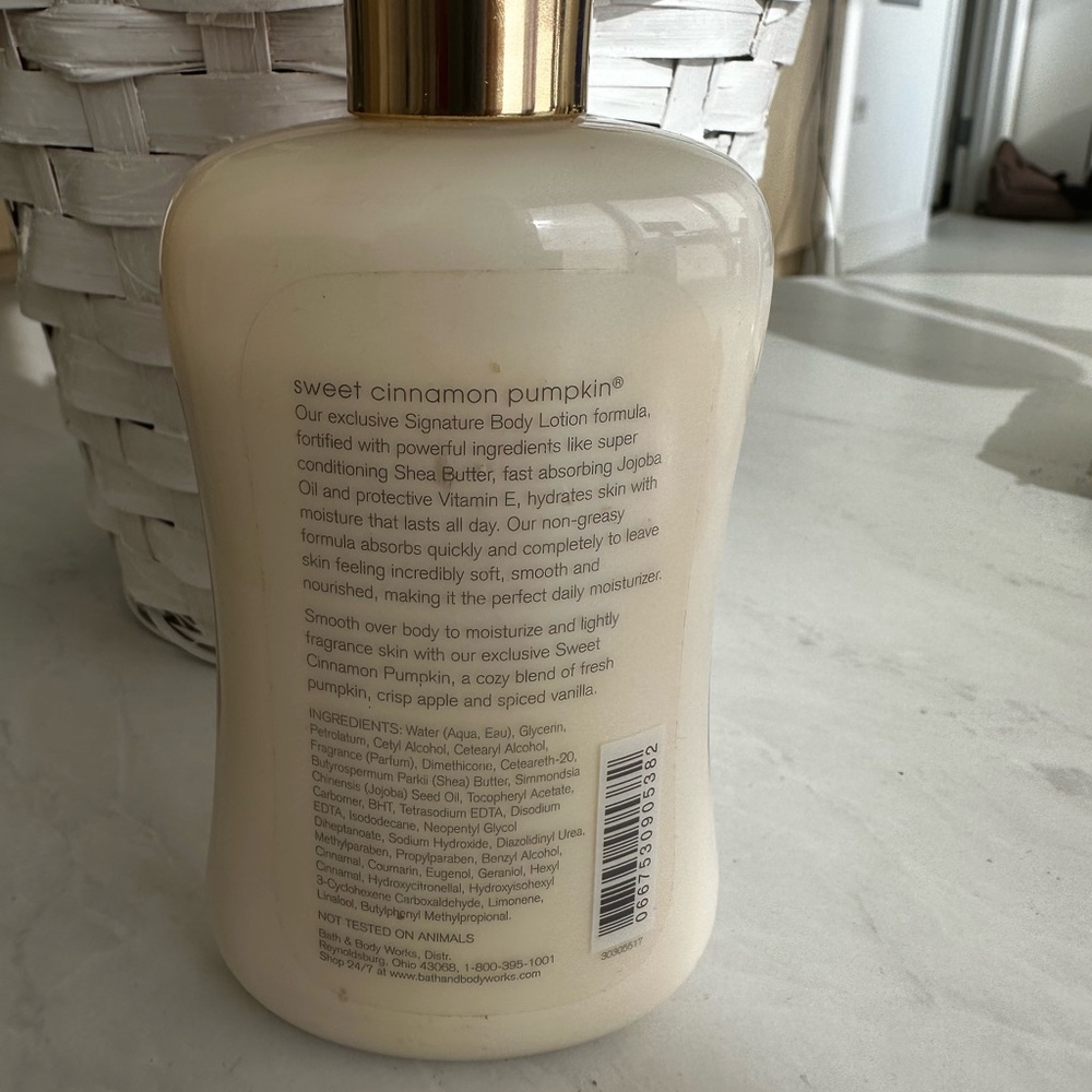Bath & Body Works Sweet Cinnamon Pumpkin Signature Collection Body Lotion - Picture 2 of 3
